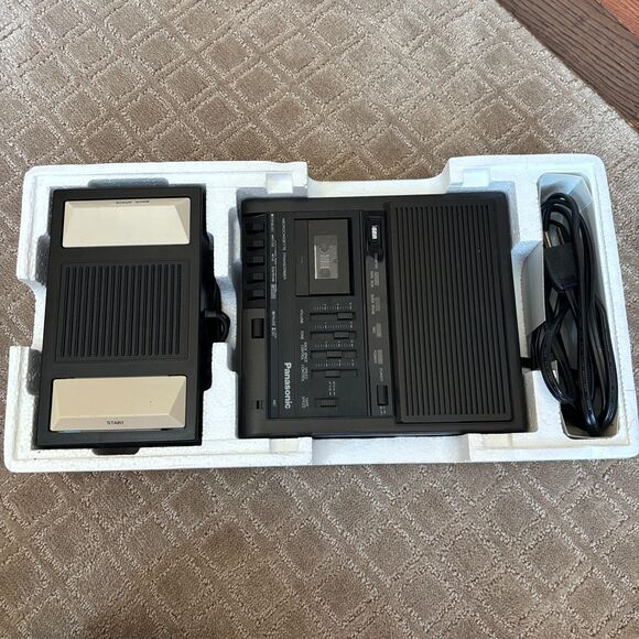 Panasonic RR-930 Microcassette Transcriber Recorder w/ Foot Controller  TESTED - Picture 2 of 6